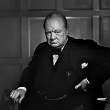 Churchill’s Champagne Christmas Guided Tour - Image 5